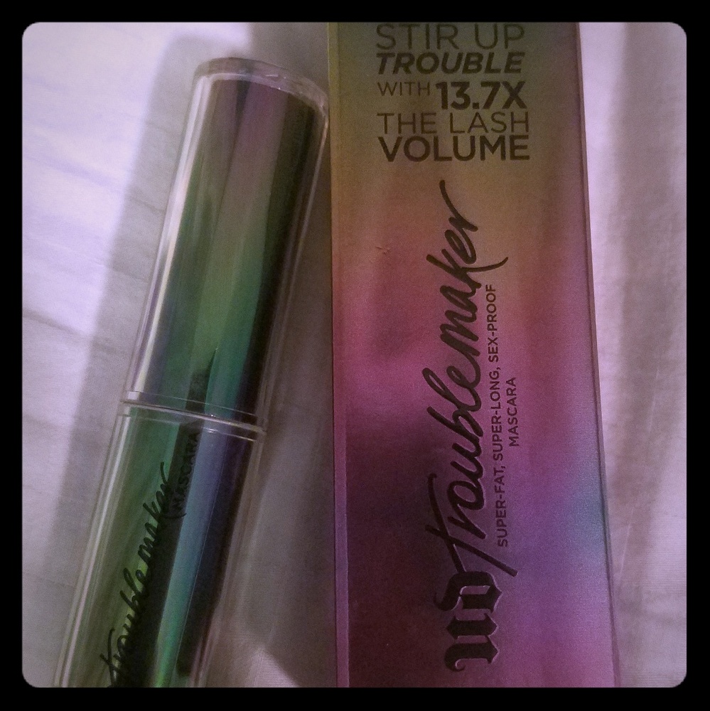 Urban Decay Troublemaker mascara deluxe size